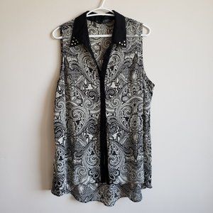 ♕ 2/$10 NEW DIRECTIONS Sleeveless Button Top